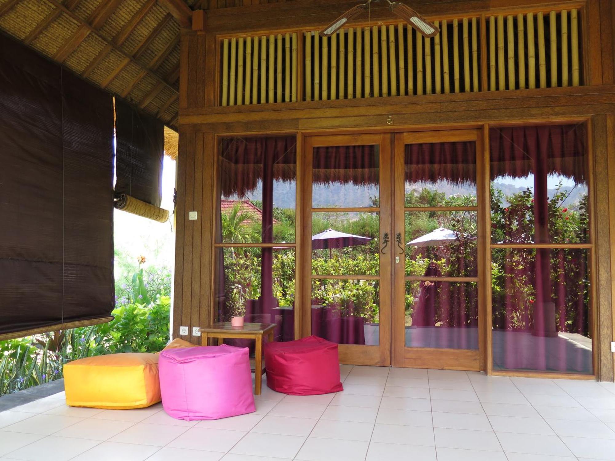 Sunia Loka Bungalows & Dive Center Pemuteran Δωμάτιο φωτογραφία